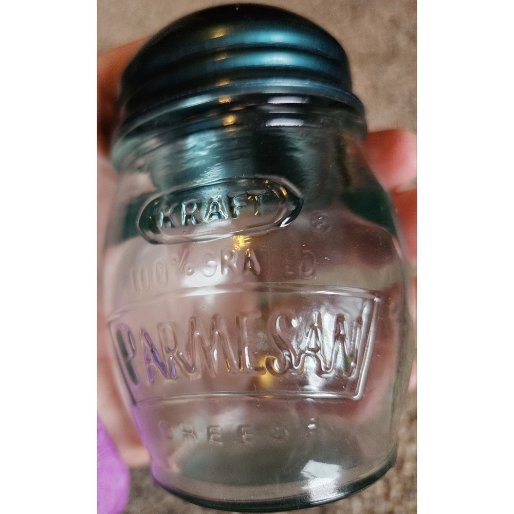 Vintage  Kraft Parmesan Cheese Shaker-Glass w Metal‎ Lid